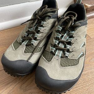 Merrel Size 7 1/2